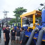 Wabup Bagus Alit Sucipta Tinjau Langsung Banjir di Jalan Dewi Sri, Kuta