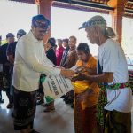 Wabup Bagus Alit Sucipta Serahkan Ratusan Bantuan Perumahan dan Disabilitas